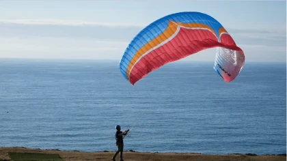 Survolez la plage de Dweira en Parapente - Tourisme Agadir Souss-Massa
