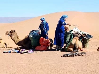trekking , 1 nuit bivouac oasis Chebbi, Erg El Mahzil et nuit au lac Iriki : 3jours-2 nuits - Tourisme Agadir Souss-Massa