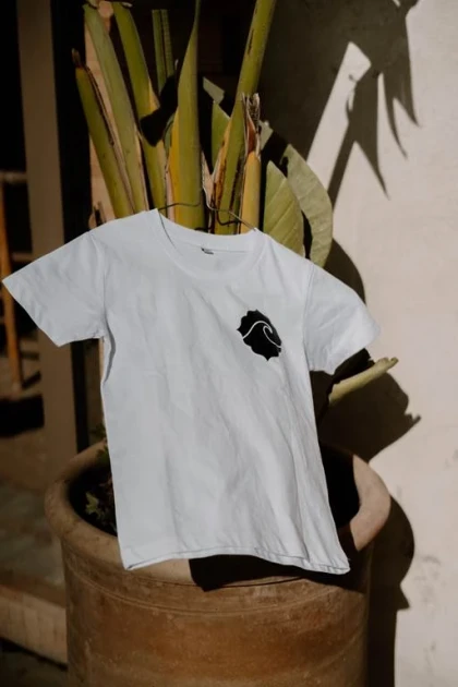 T-shirt blanc manzili - Tourisme Agadir Souss-Massa