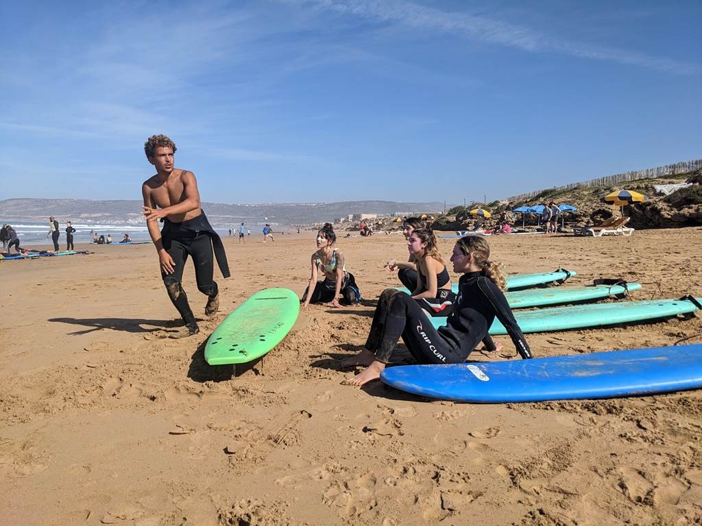 Cours de surf d'une journée complète - Tourisme Agadir Souss-Massa