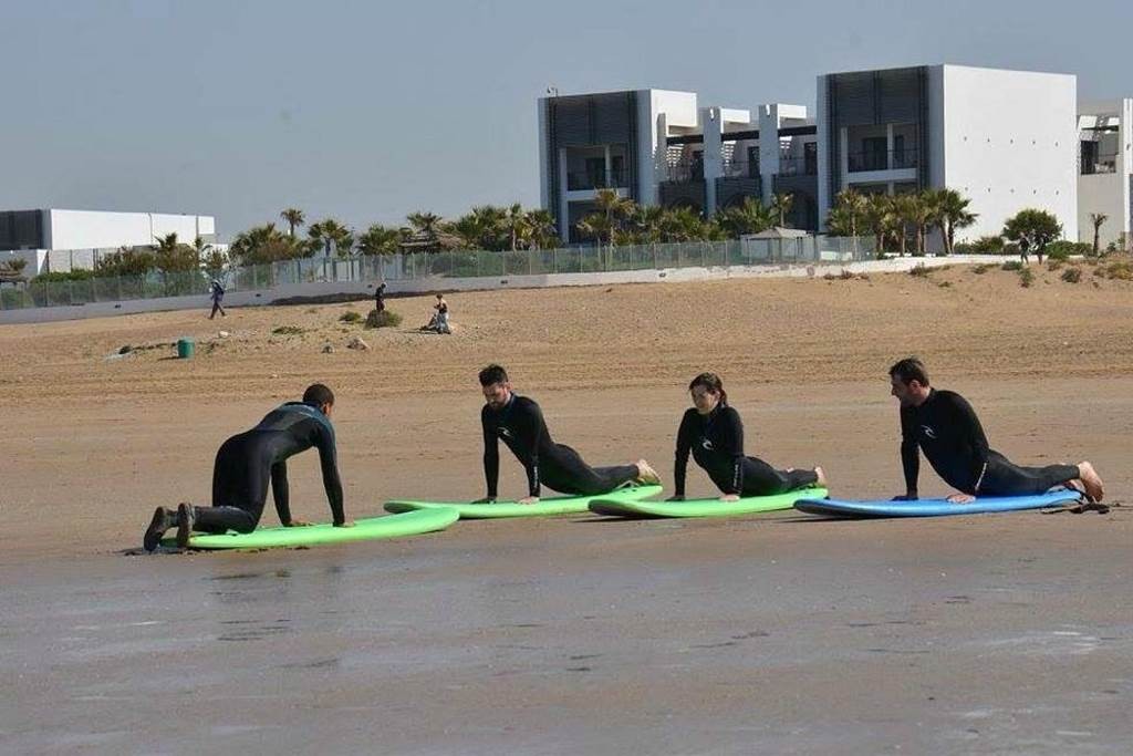 Cours de surf en groupe 12h sur 4 jours - Tourisme Agadir Souss-Massa
