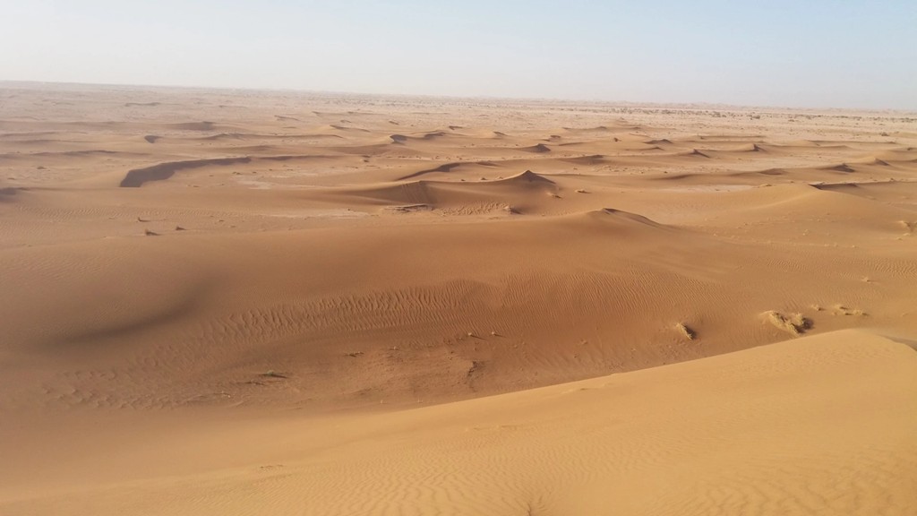 De Foum Zguid , nuit à l'auberge Sahara Iriki, trek Erg El Mahzil, bivouac école nomade, trek et bivouac à l'Erg El Ghoul retour Foum Zguid avec visite du douar Sidi Abdenabi: 5jours - 4nuits - Tourisme Agadir Souss-Massa
