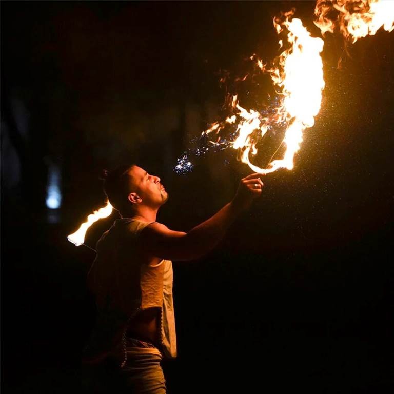 Découvrez la magie de la culture marocaine avec le spectacle de l'esprit berbère : une nuit berbère de gastronomie, de festivités et de divertissements fascinants - Tourisme Agadir Souss-Massa
