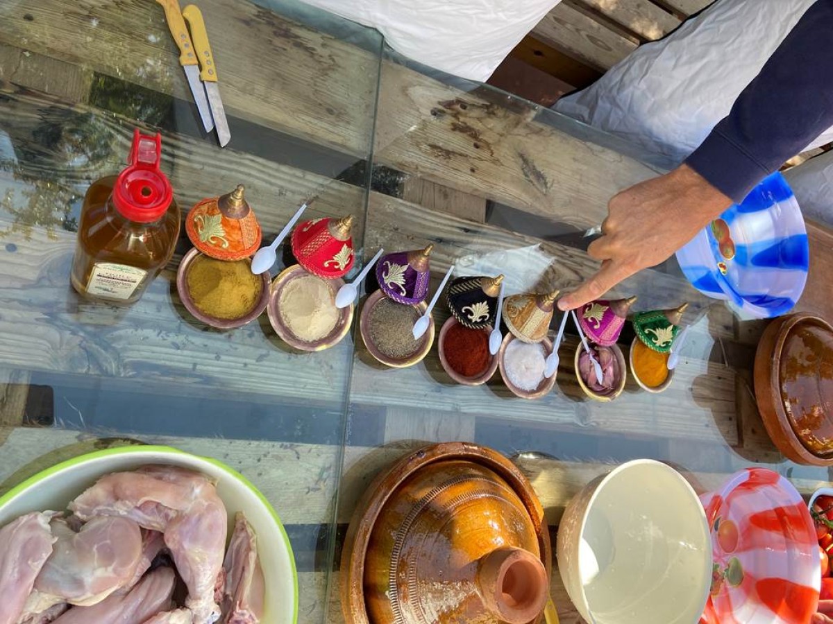 Explorez les Secrets du Tajine Marocain : Une Aventure Culinaire Inoubliable ! - Tourisme Agadir Souss-Massa