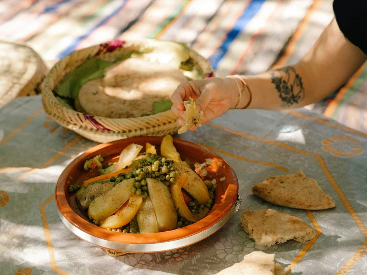 Explorez les Secrets du Tajine Marocain : Une Aventure Culinaire Inoubliable ! - Tourisme Agadir Souss-Massa