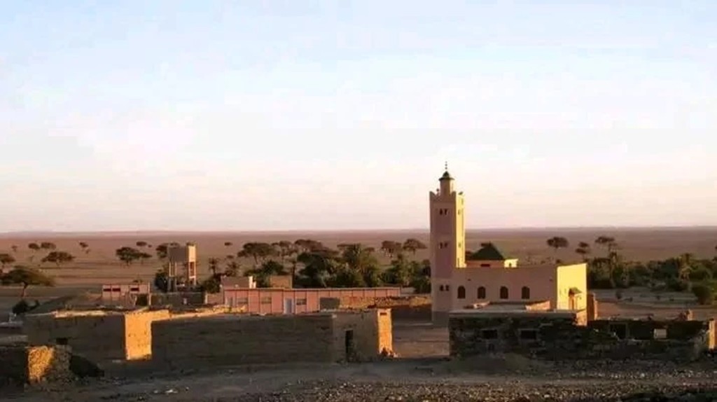 trekking , 1 nuit bivouac oasis Chebbi, Erg El Mahzil et nuit au lac Iriki : 3jours-2 nuits - Tourisme Agadir Souss-Massa